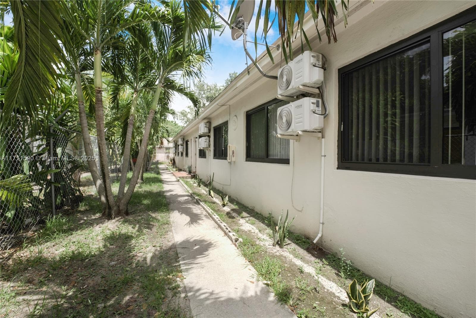 5520 NE 1st Ct, Miami FL 33137 — 10