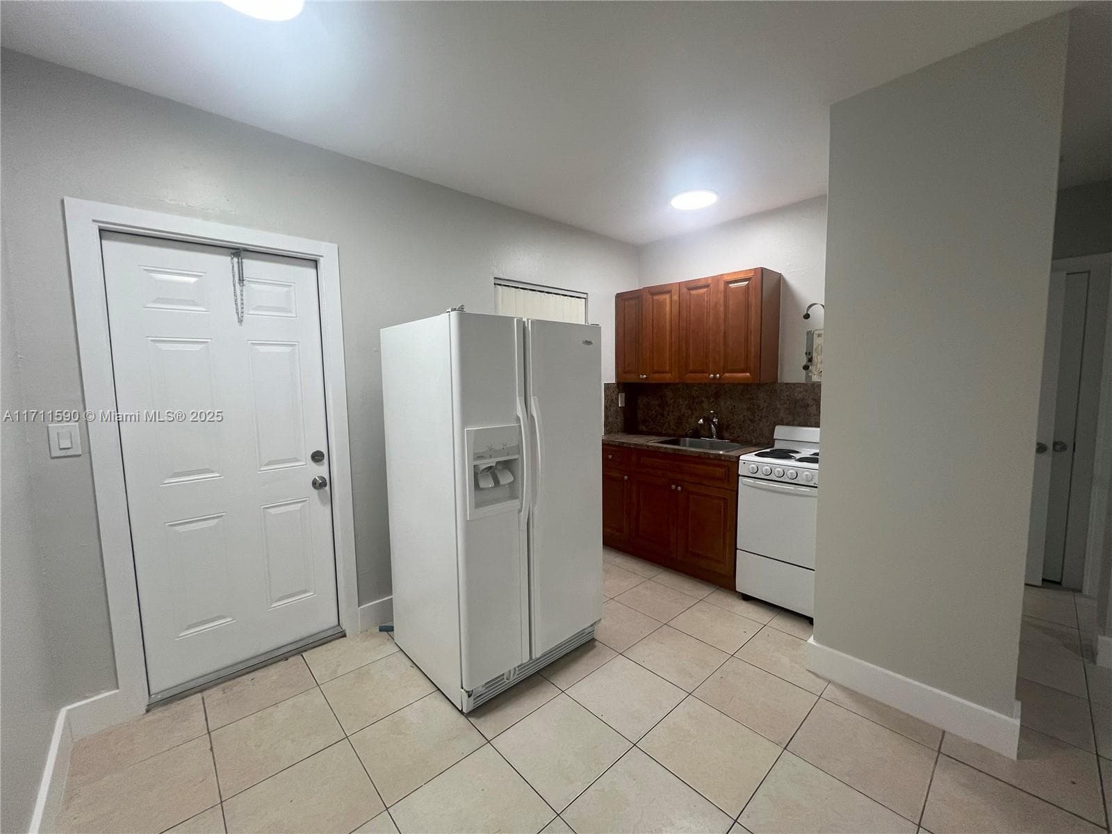 5520 NE 1st Ct, Miami FL 33137 — 15