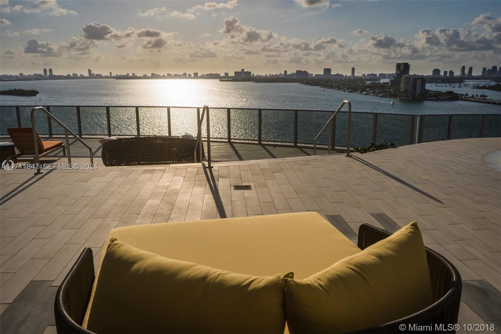 488 NE 18th St # 2705, Miami FL 33132 — 13