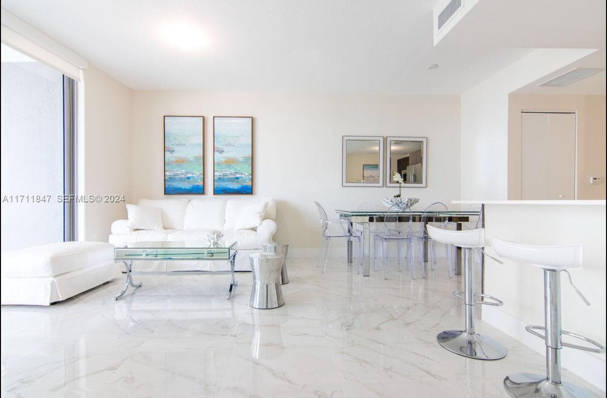 488 NE 18th St # 2705, Miami FL 33132 — 36