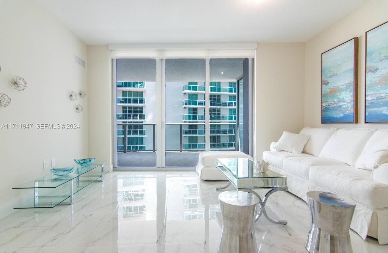 488 NE 18th St # 2705, Miami FL 33132 — 38