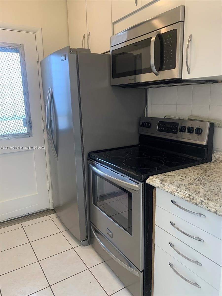 1395 NE 167th St # 209, Miami FL 33162 — 23