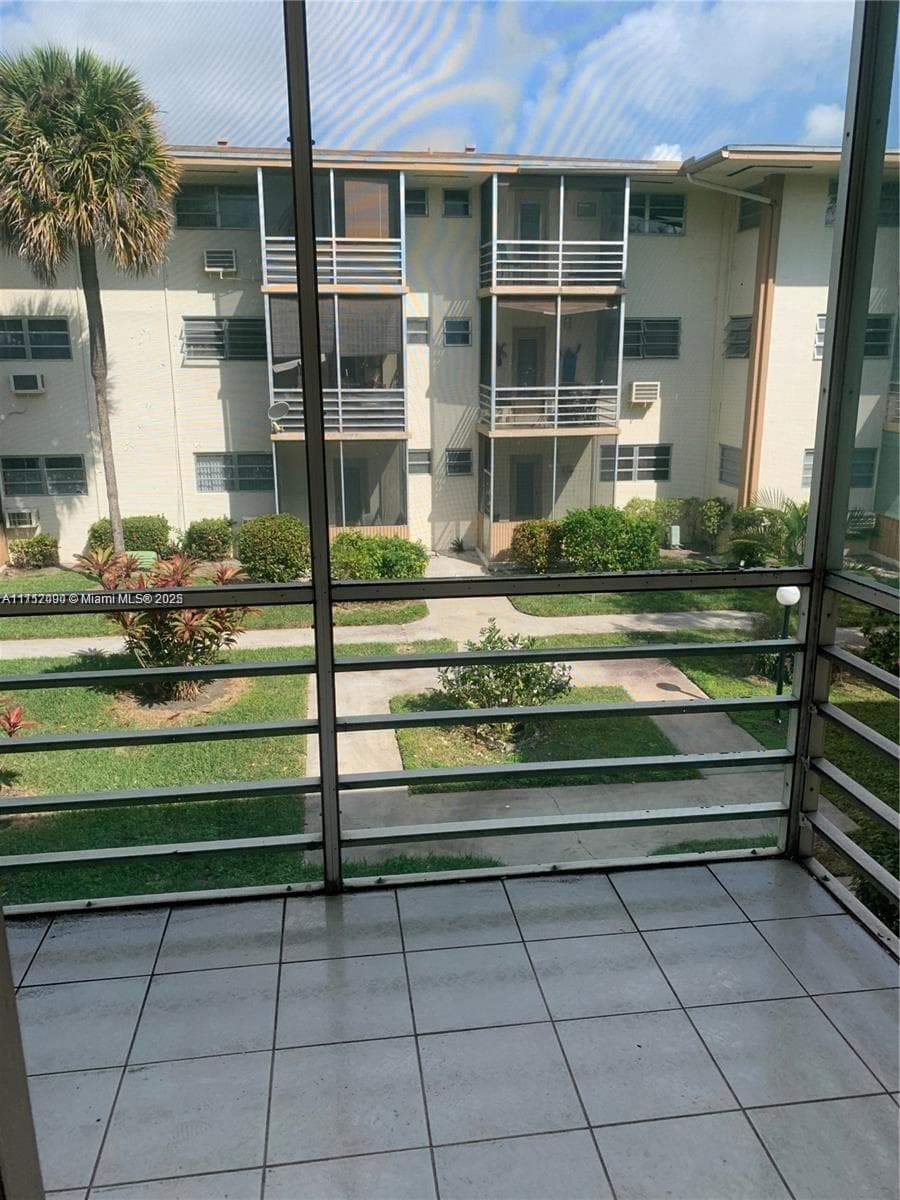 1395 NE 167th St # 209, Miami FL 33162 — 2