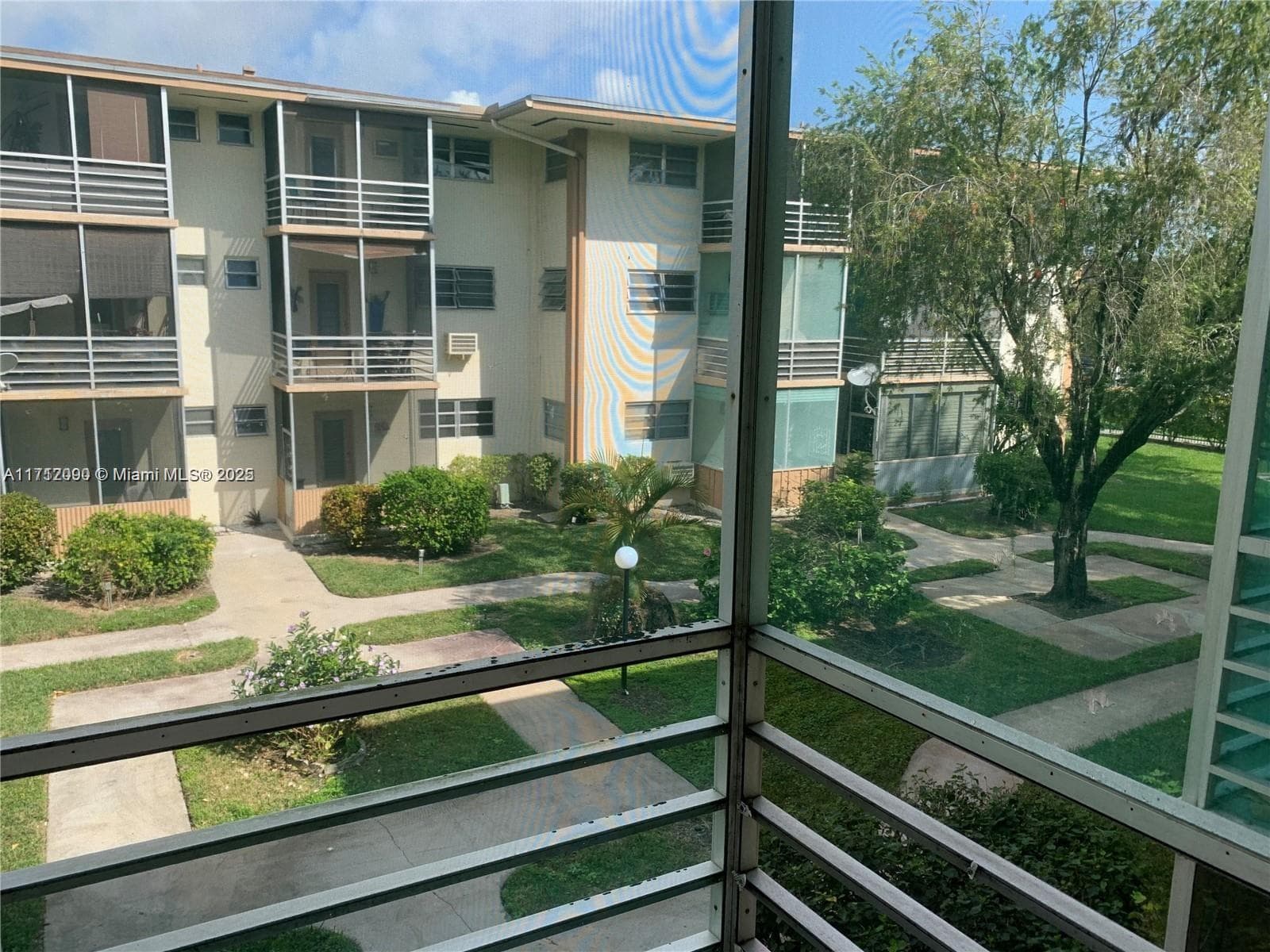 1395 NE 167th St # 209, Miami FL 33162 — 1