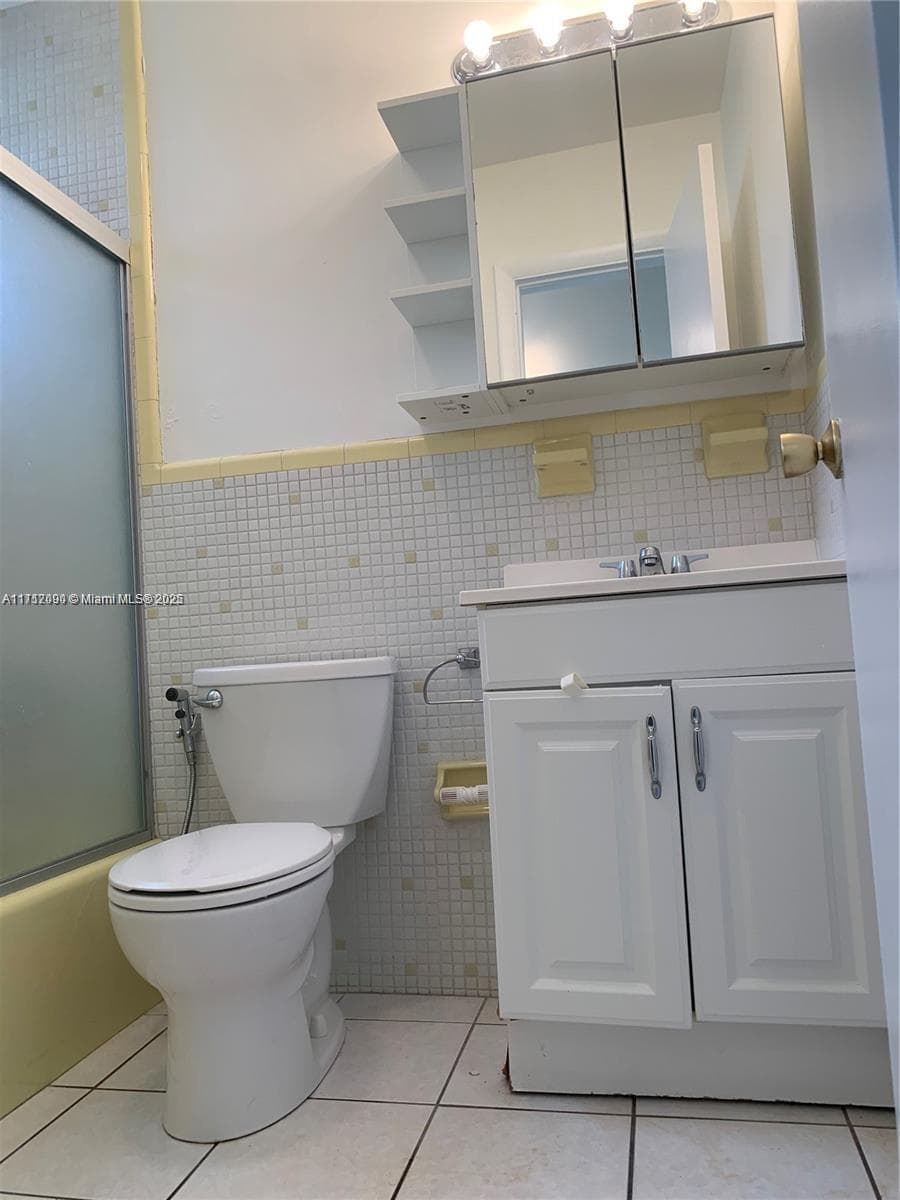 1395 NE 167th St # 209, Miami FL 33162 — 30