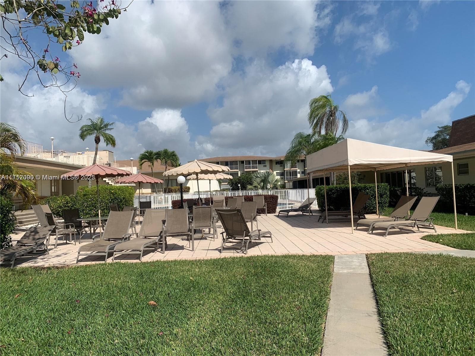 1395 NE 167th St # 209, Miami FL 33162 — 33