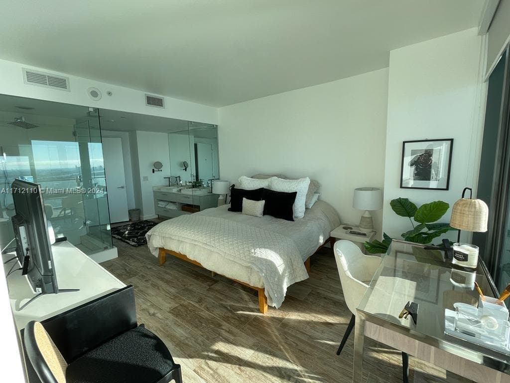 650 NE 32nd St # 3606, Miami FL 33137 — 8