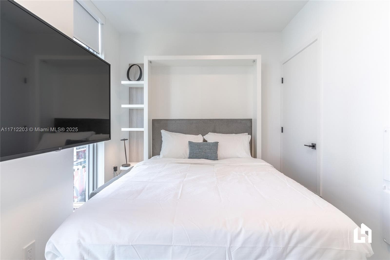 227 NE 2nd St # 2412, Miami FL 33132 — 12