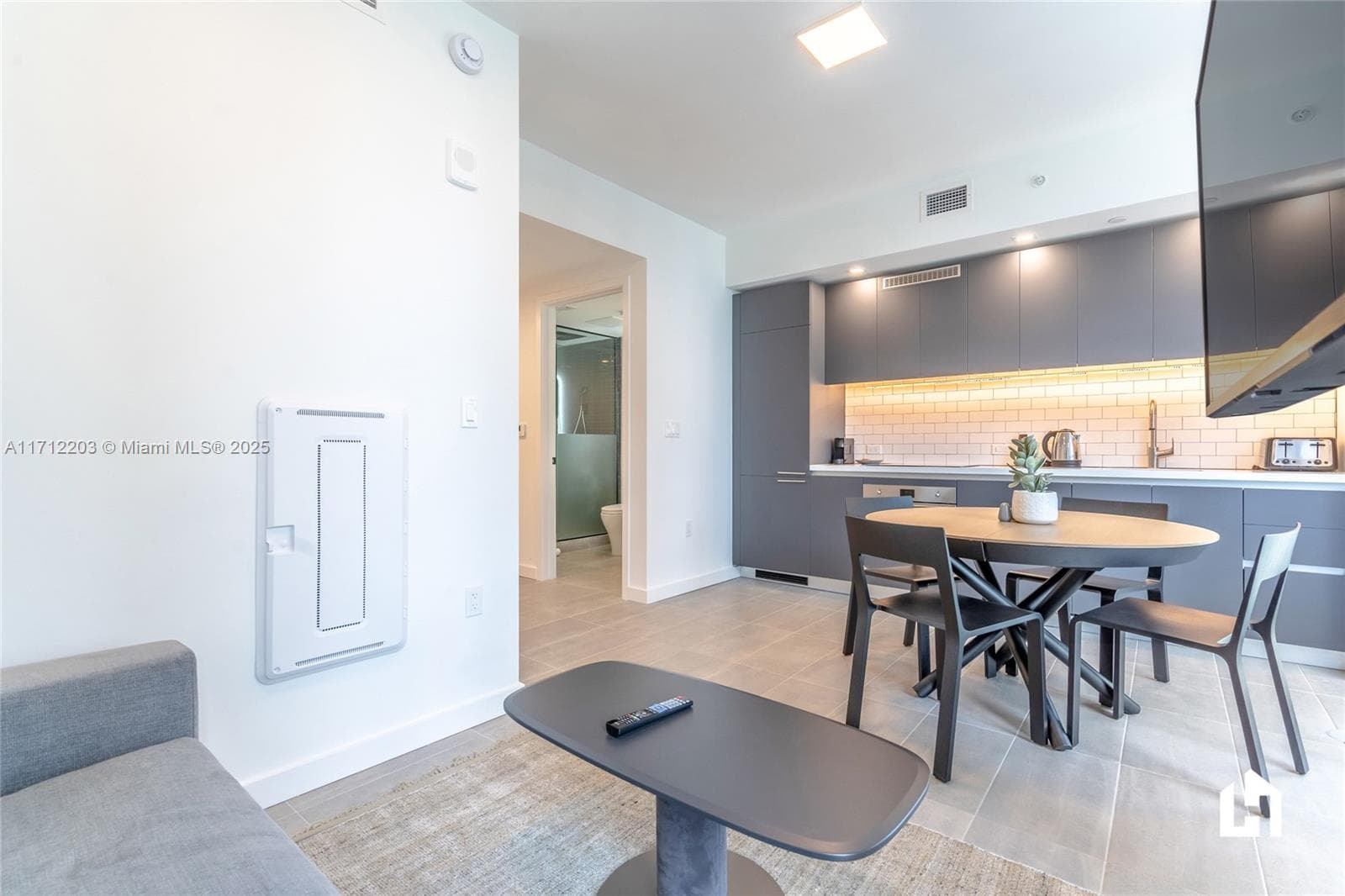 227 NE 2nd St # 2412, Miami FL 33132 — 3