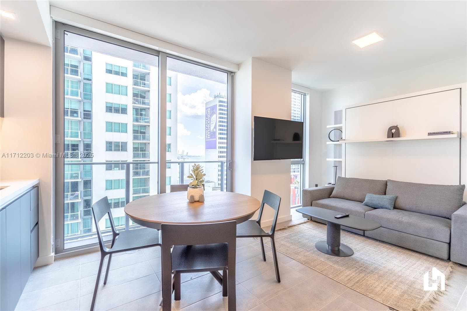 227 NE 2nd St # 2412, Miami FL 33132 — 1