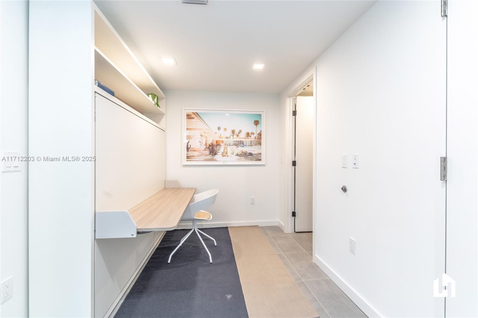227 NE 2nd St # 2412, Miami FL 33132 — 20