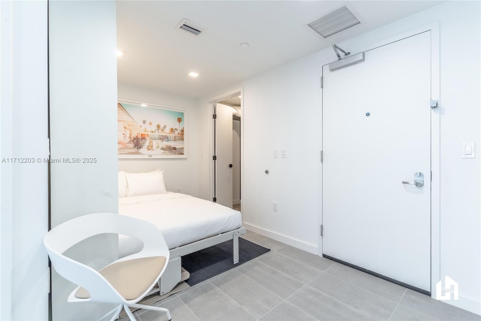 227 NE 2nd St # 2412, Miami FL 33132 — 18