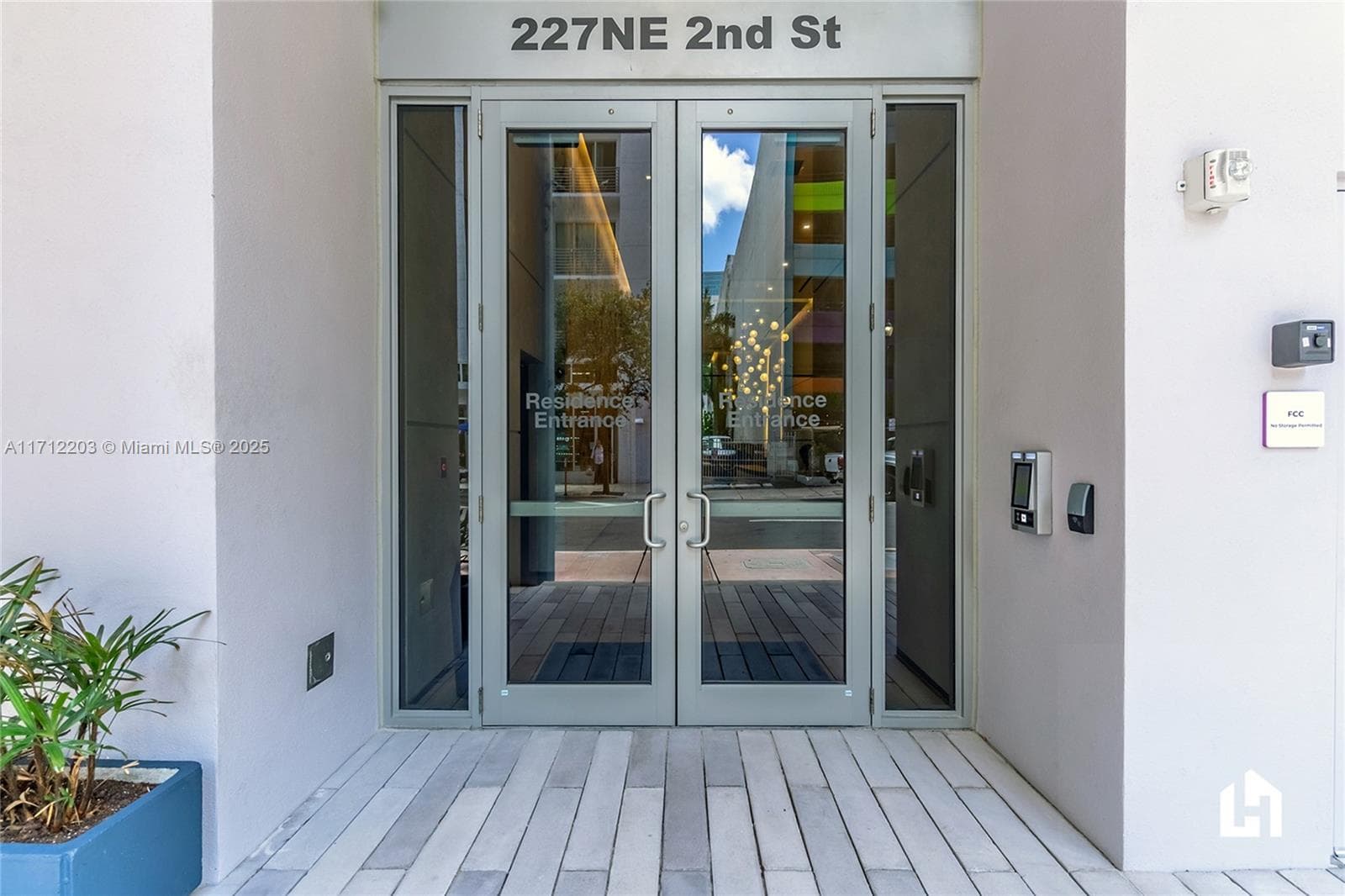 227 NE 2nd St # 2412, Miami FL 33132 — 35