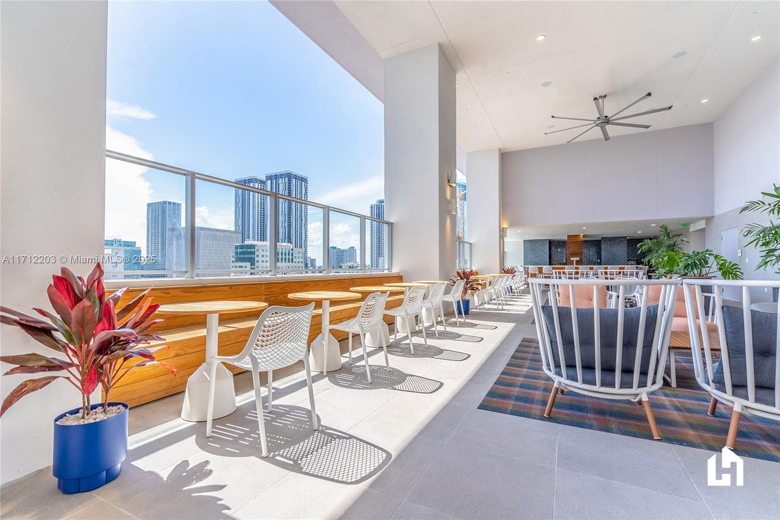 227 NE 2nd St # 2412, Miami FL 33132 — 29