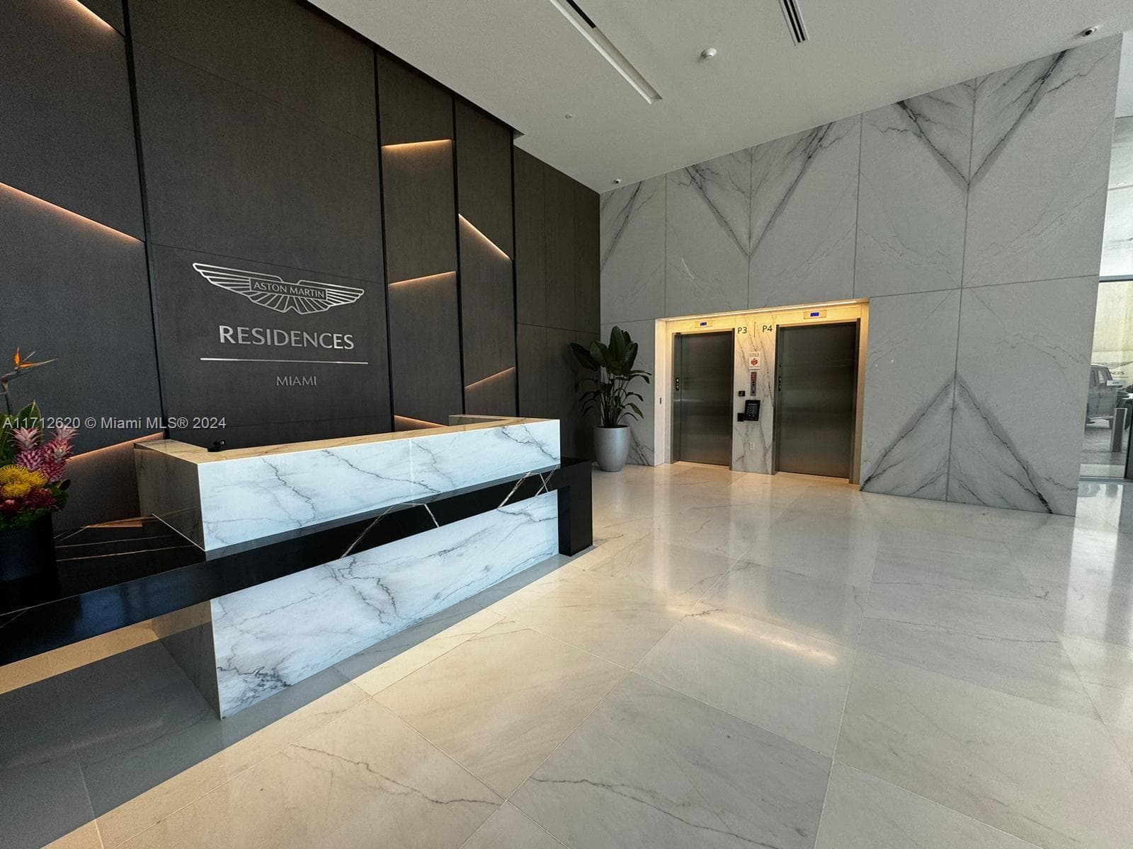 300 Biscayne Boulevard Way # 1806, Miami FL 33131 — 2
