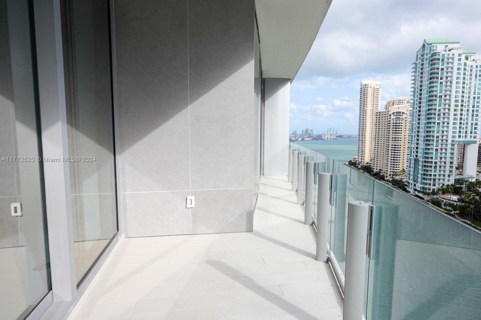 300 Biscayne Boulevard Way # 1806, Miami FL 33131 — 46