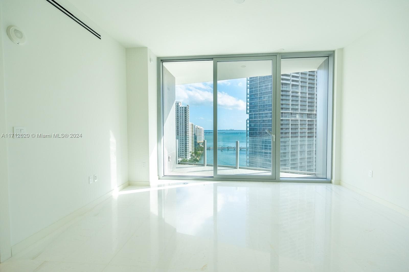 300 Biscayne Boulevard Way # 1806, Miami FL 33131 — 30