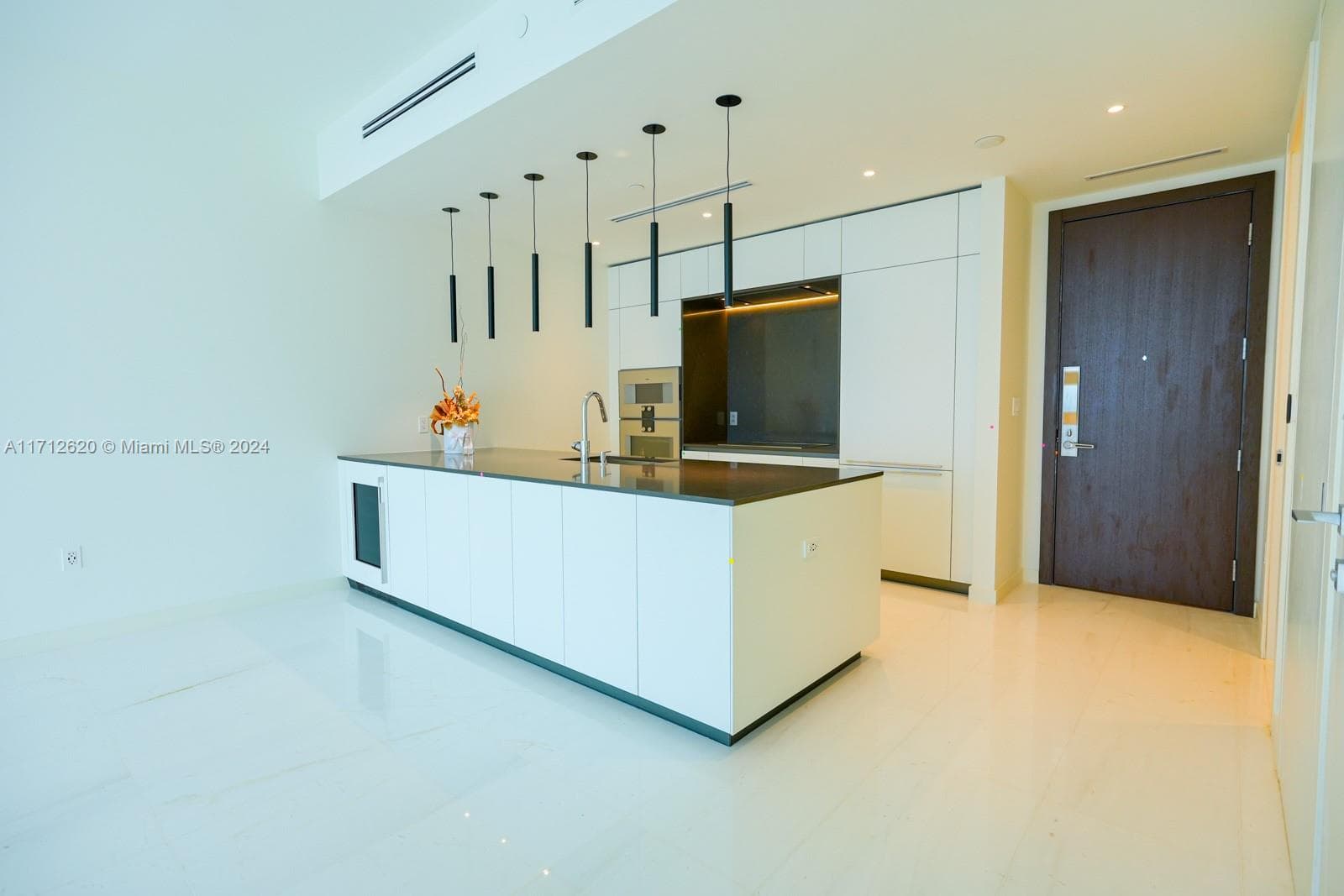 300 Biscayne Boulevard Way # 1806, Miami FL 33131 — 29