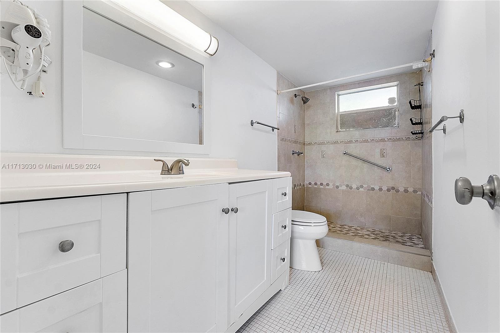 3600 NE 170th St # 211, North Miami Beach FL 33160 — 17