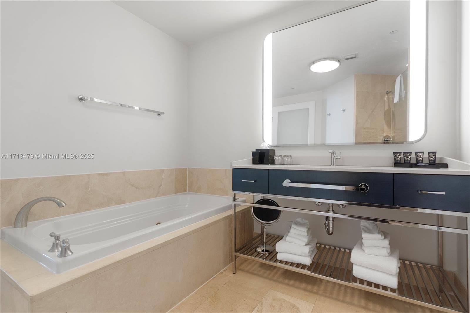 4401 Collins Ave, Miami Beach FL 33140 — 27
