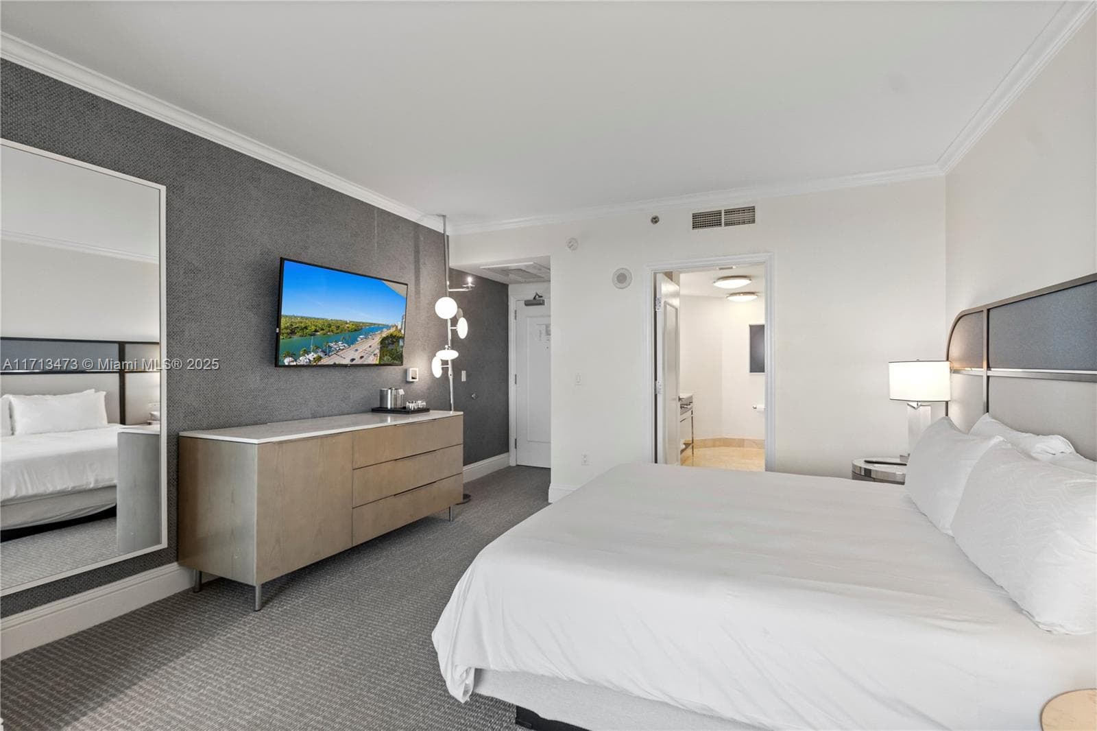 4401 Collins Ave, Miami Beach FL 33140 — 37