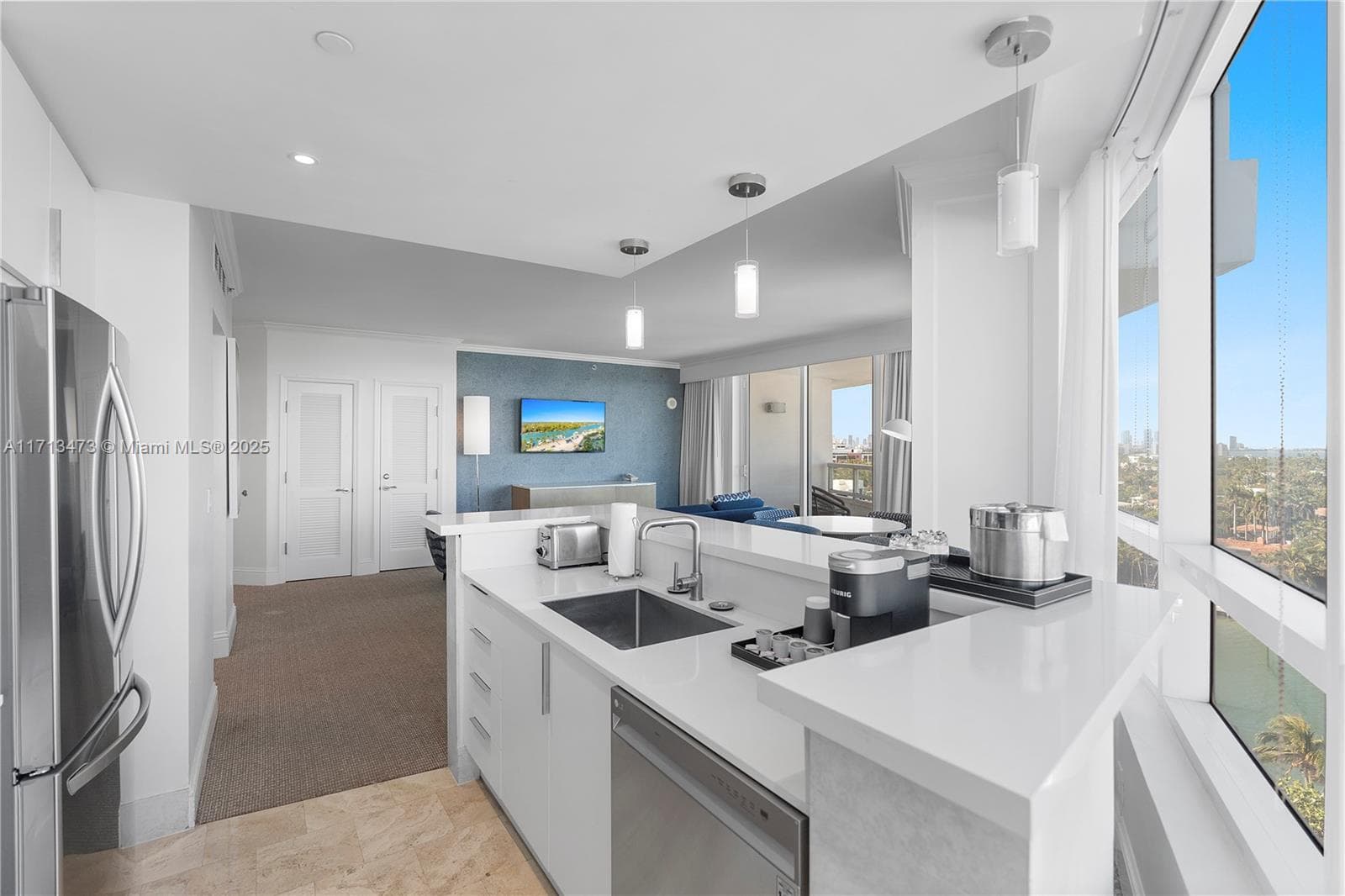 4401 Collins Ave, Miami Beach FL 33140 — 19