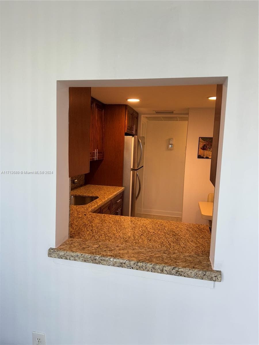 210 172nd St # 523, Sunny Isles Beach FL 33160 — 10