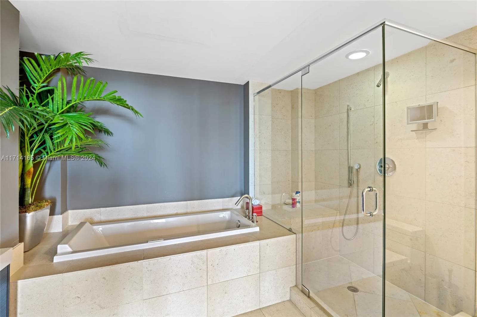 495 Brickell Ave # 4805, Miami FL 33131 — 17