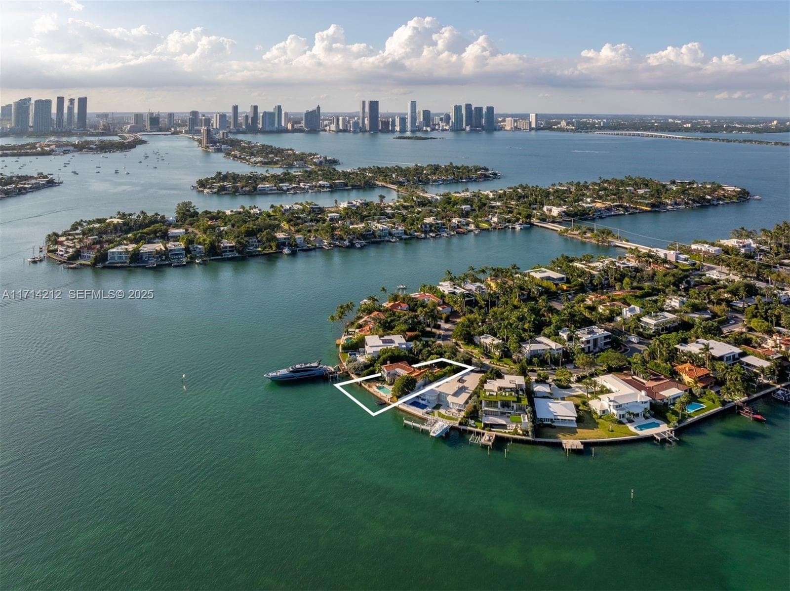 11 E Rivo Alto Dr, Miami Beach FL 33139 — 13