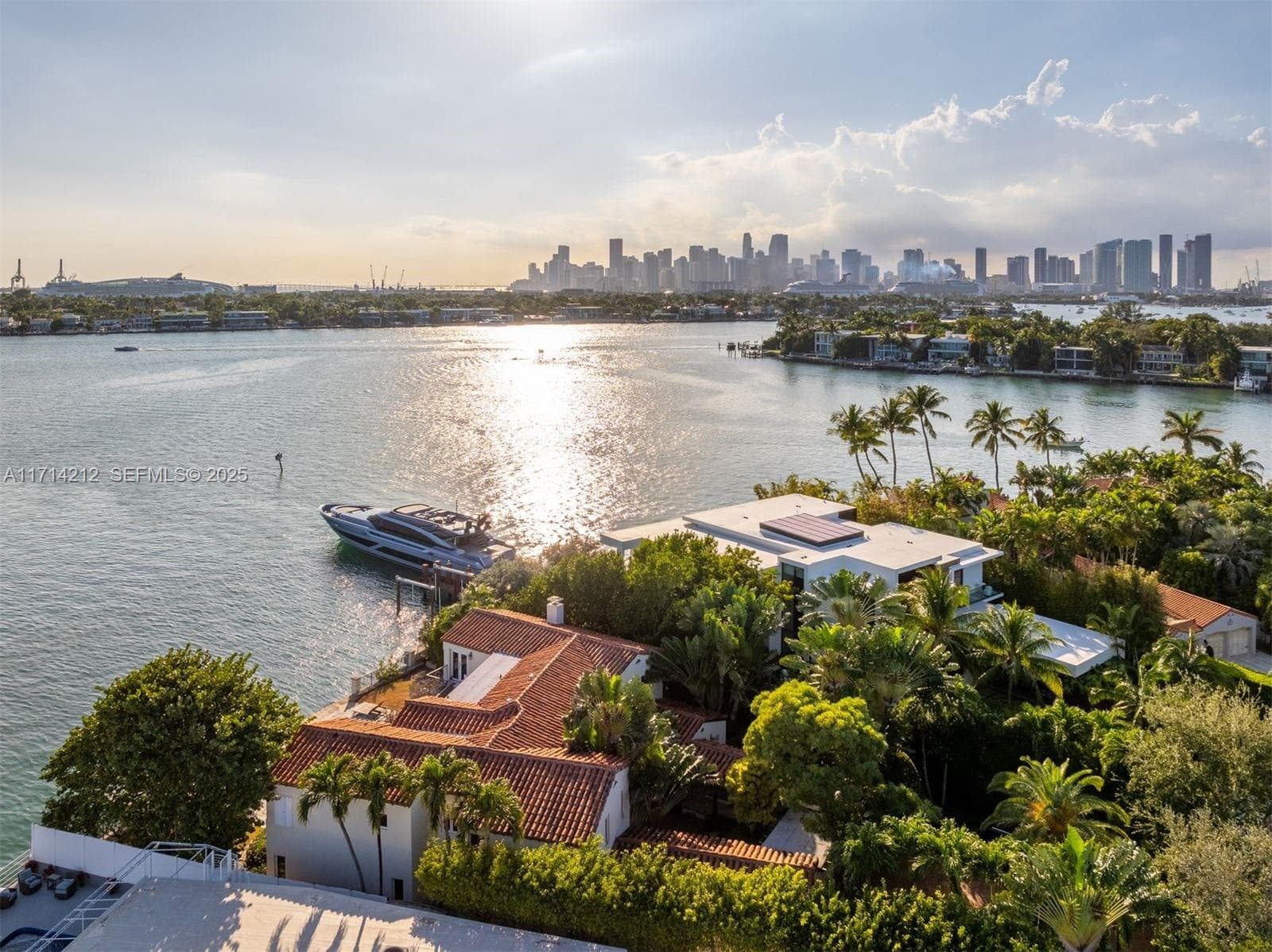 11 E Rivo Alto Dr, Miami Beach FL 33139 — 12