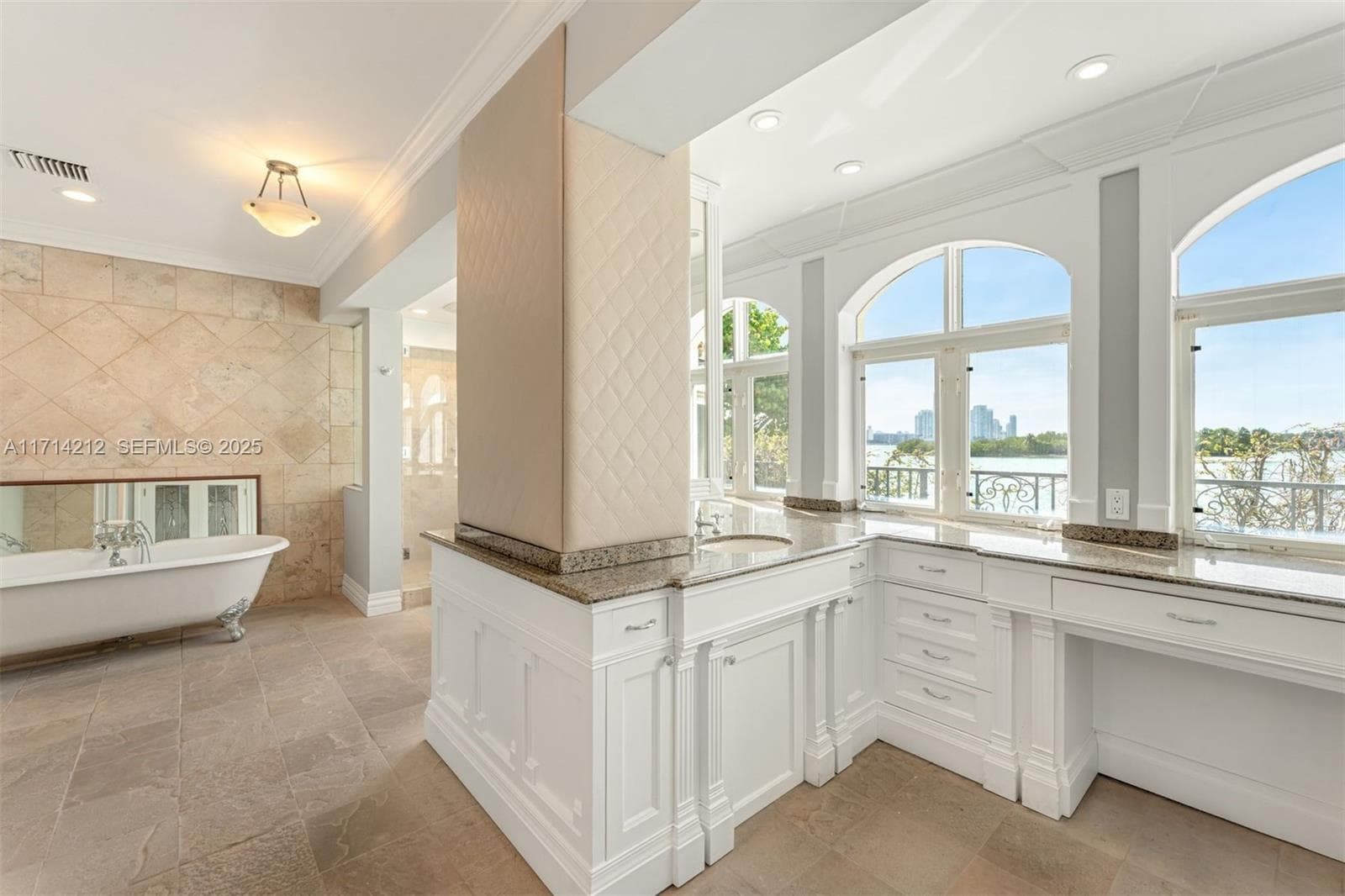 11 E Rivo Alto Dr, Miami Beach FL 33139 — 39
