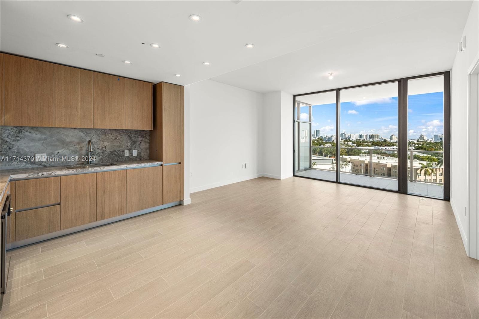 500 Alton Rd # 908, Miami Beach FL 33139 — 5