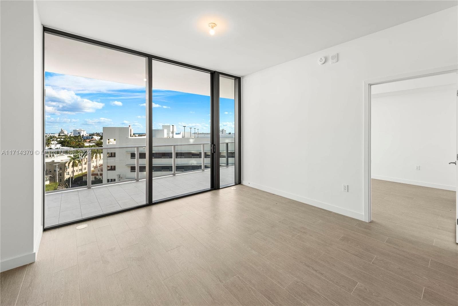 500 Alton Rd # 908, Miami Beach FL 33139 — 18