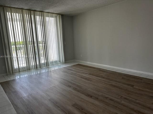 5401 Collins Ave # 223, Miami Beach FL 33140 — 21