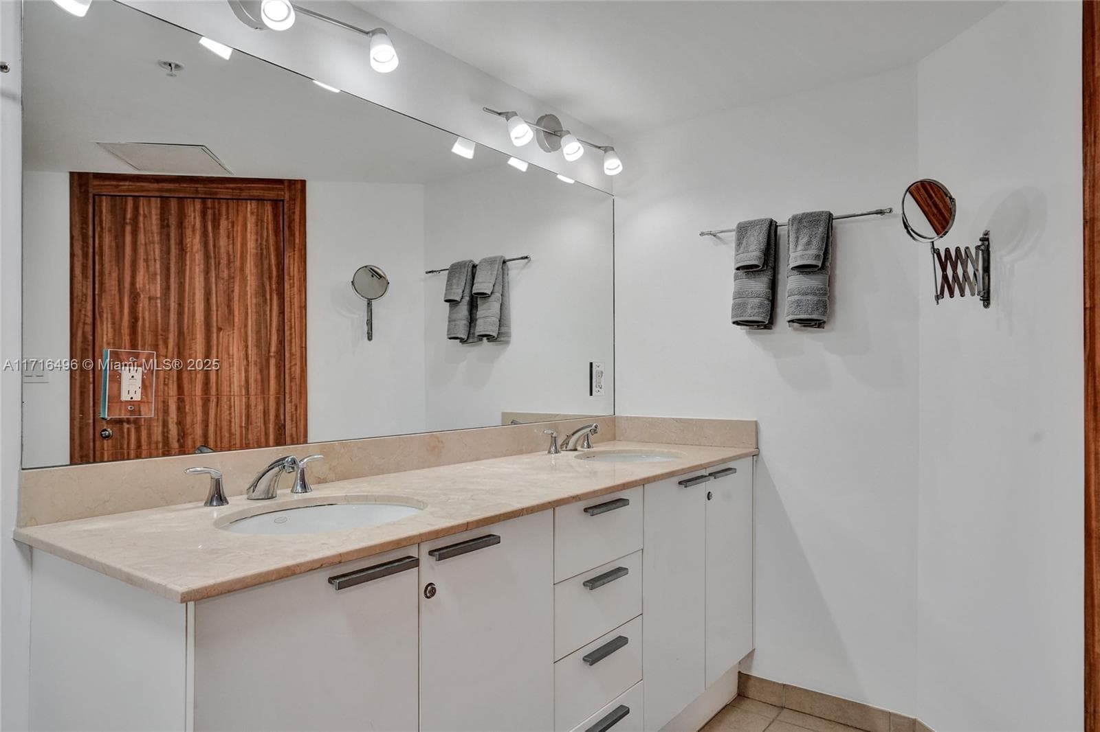 16699 Collins Ave # 2405, Sunny Isles Beach FL 33160 — 20