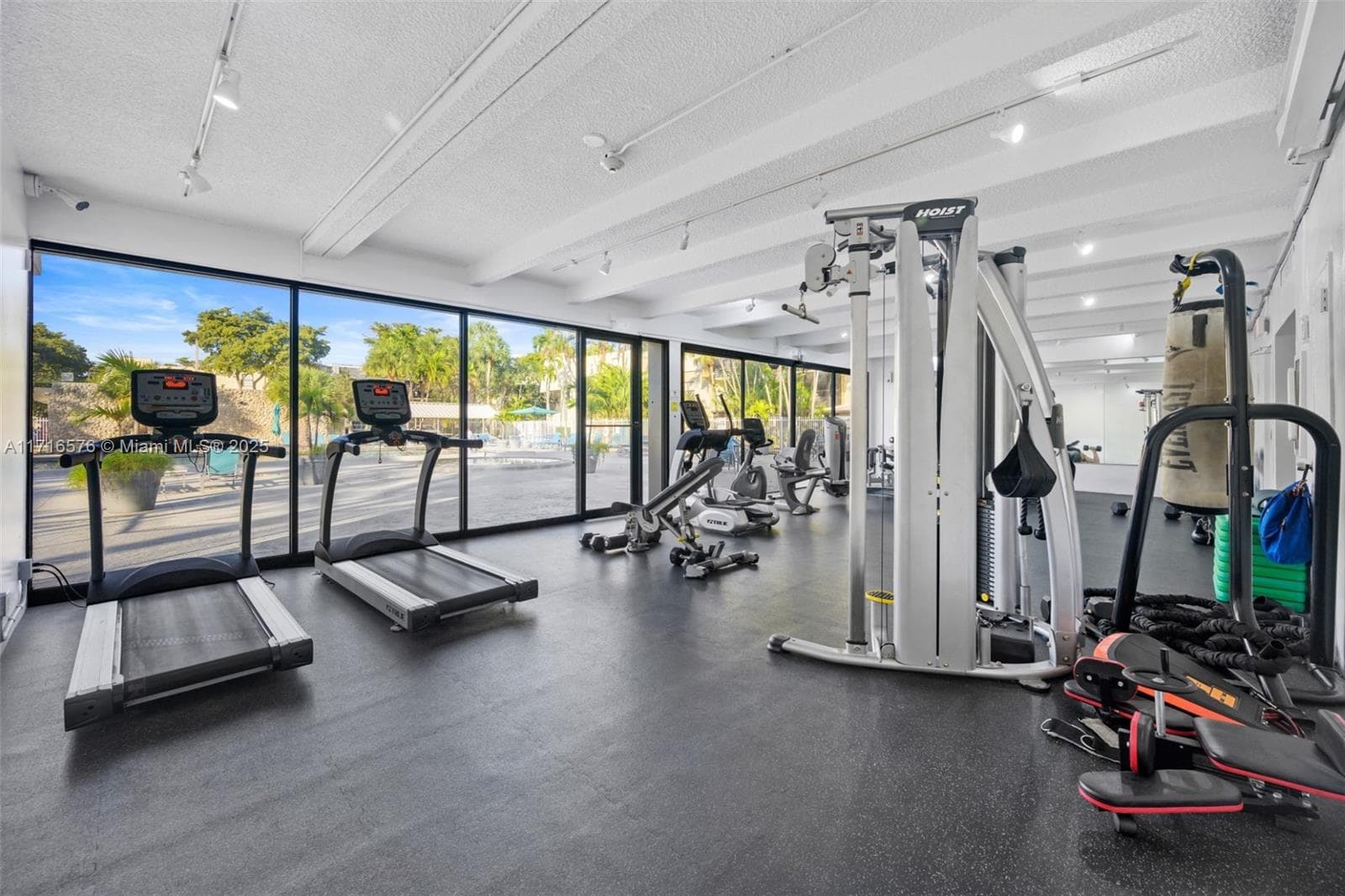 20401 NE 30th Ave # 8, Aventura FL 33180 — 23