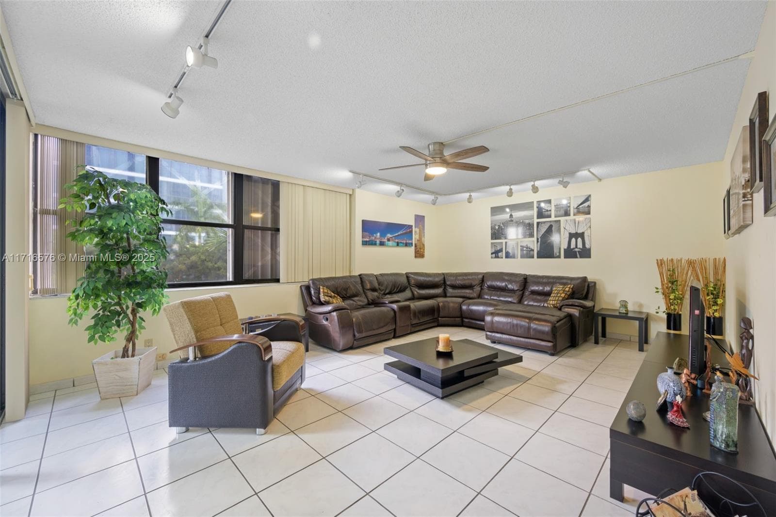 20401 NE 30th Ave # 8, Aventura FL 33180 — 2