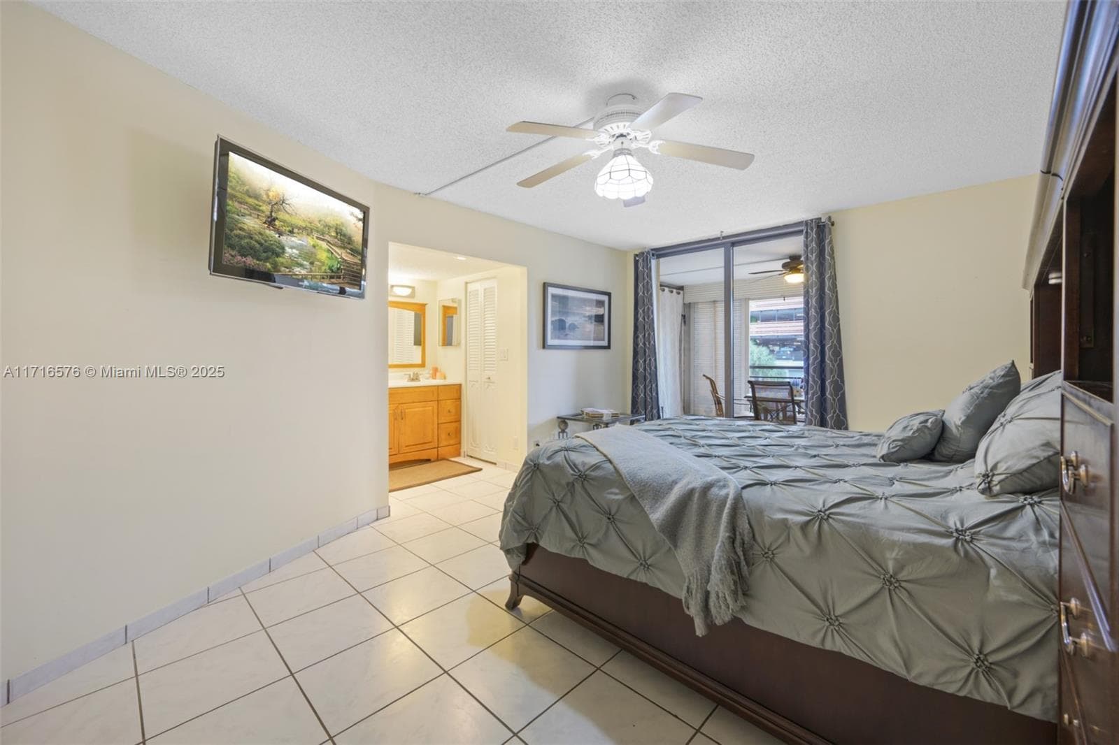 20401 NE 30th Ave # 8, Aventura FL 33180 — 17