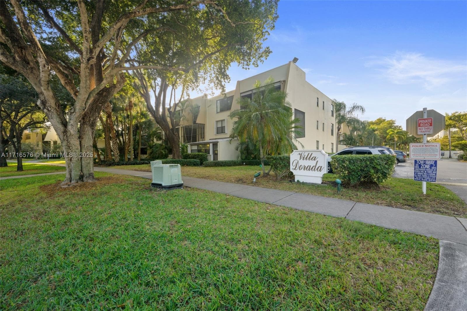 20401 NE 30th Ave # 8, Aventura FL 33180 — 1