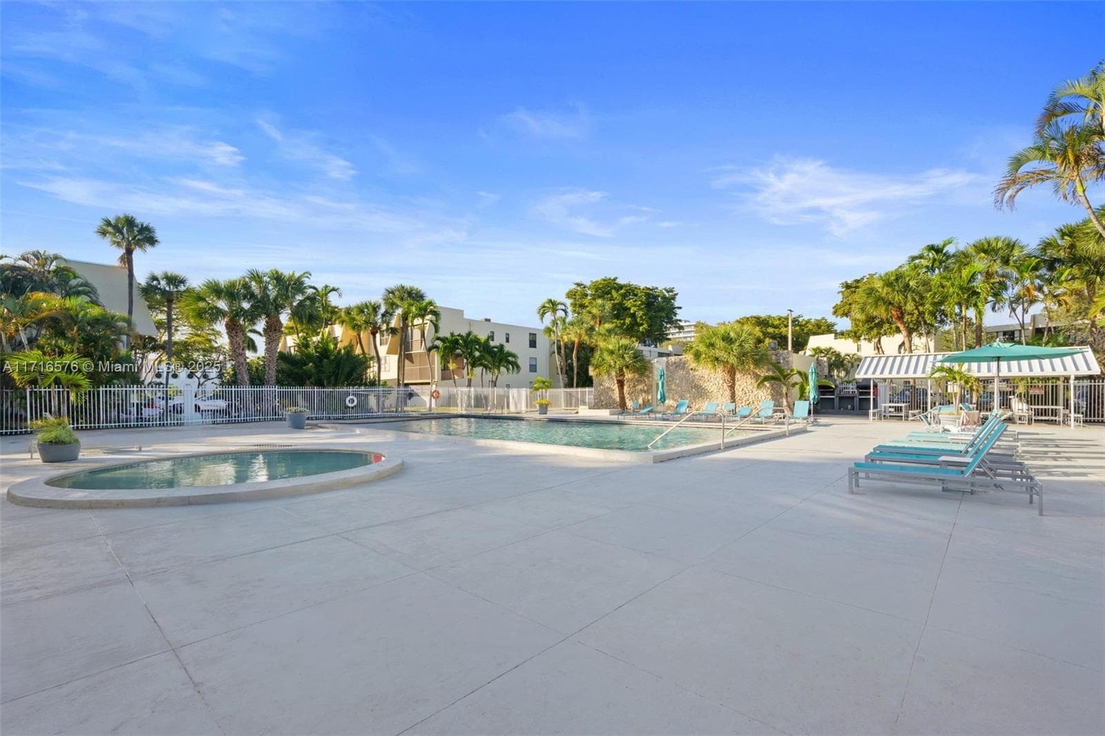 20401 NE 30th Ave # 8, Aventura FL 33180 — 25
