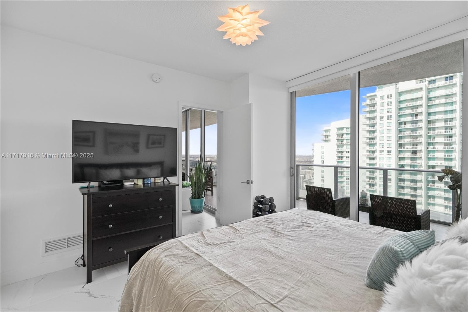 488 NE 18th St # 4009, Miami FL 33132 — 14