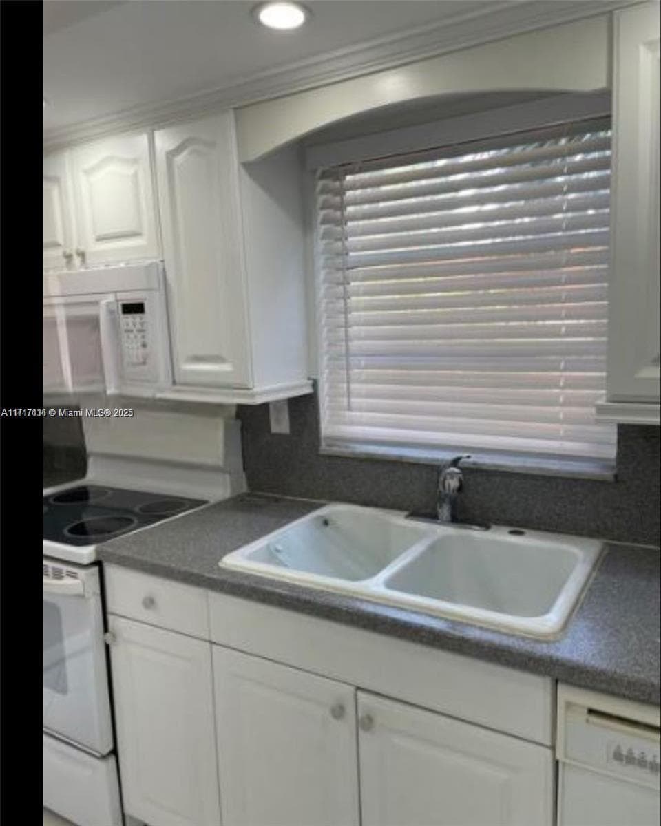 1020 94th St # 203, Bay Harbor Islands FL 33154 — 3