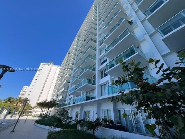 1000 West Ave # 07, Miami Beach FL 33139 — 33