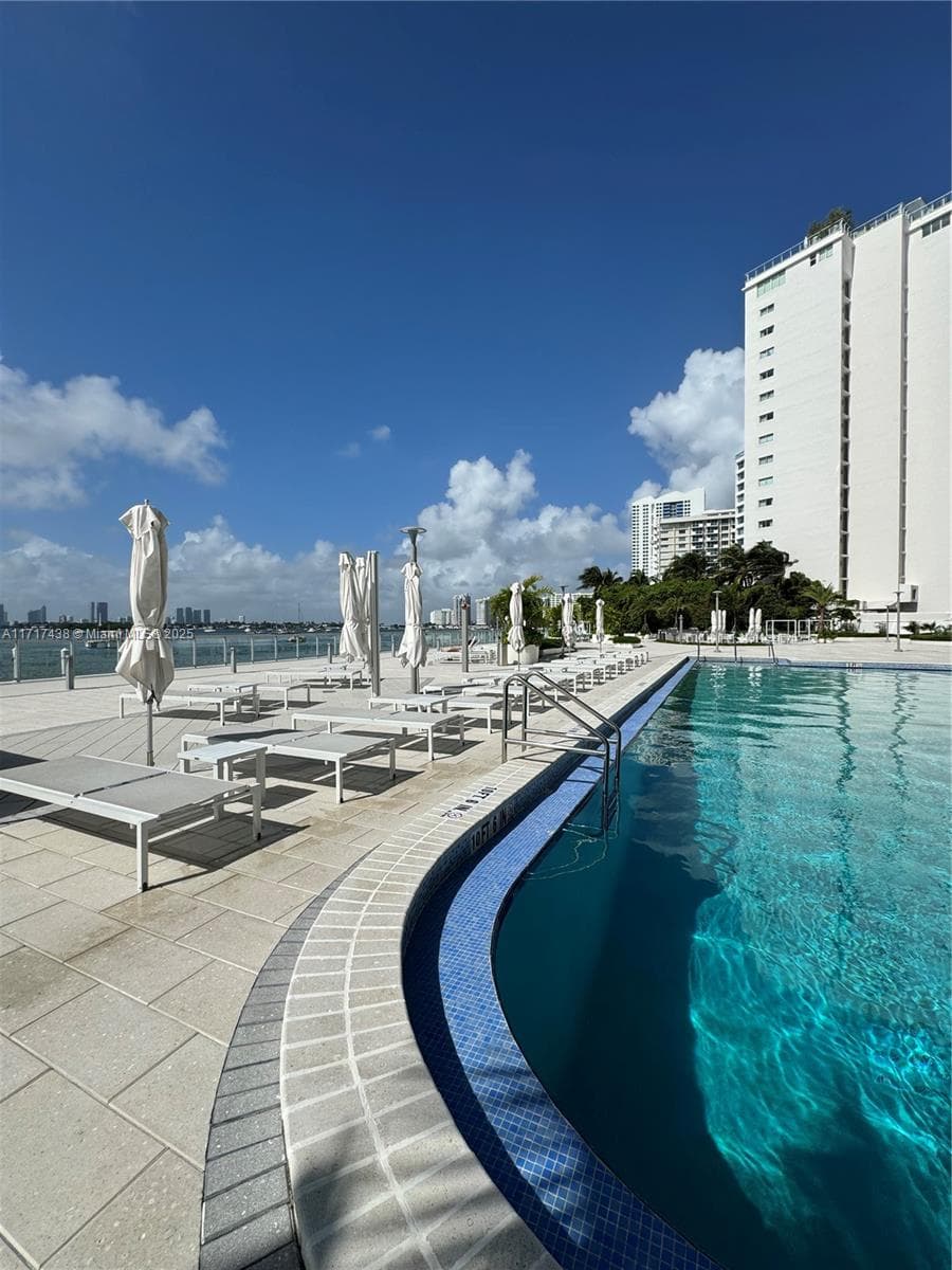 1000 West Ave # 07, Miami Beach FL 33139 — 40