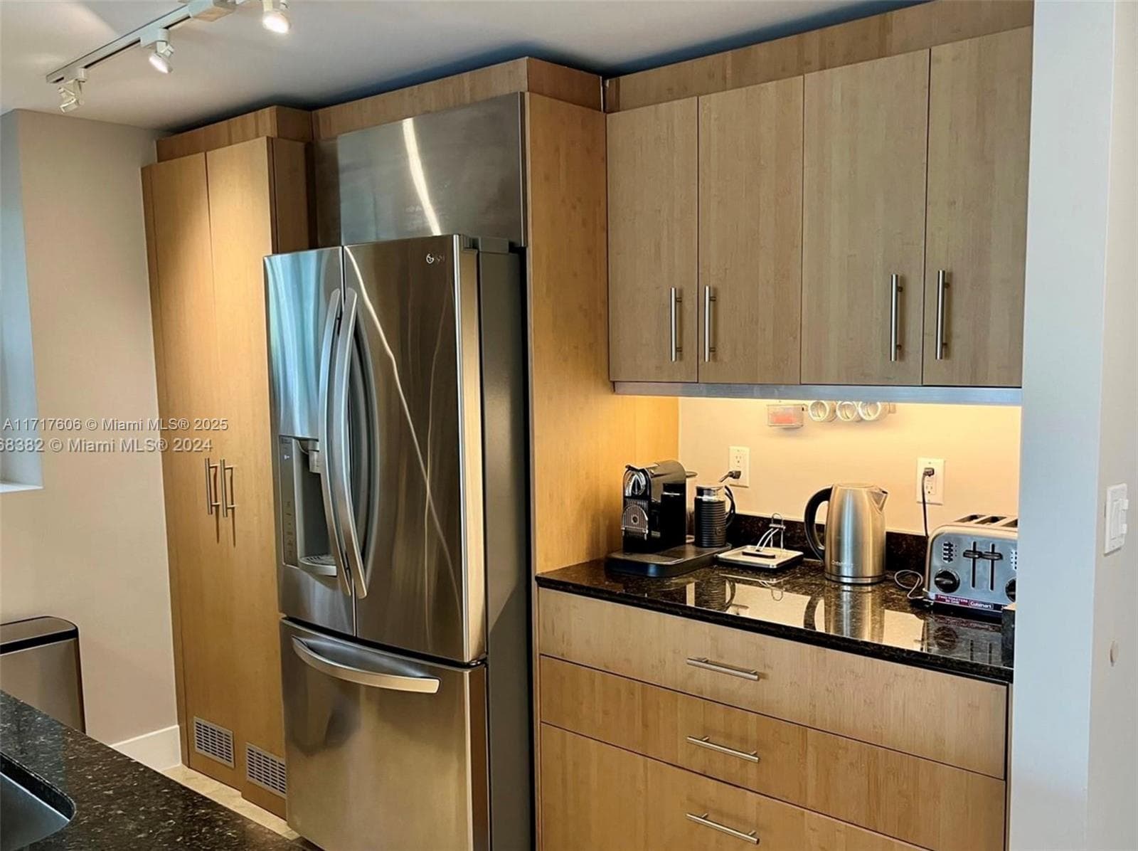 10275 Collins Ave # 331, Bal Harbour FL 33154 — 9