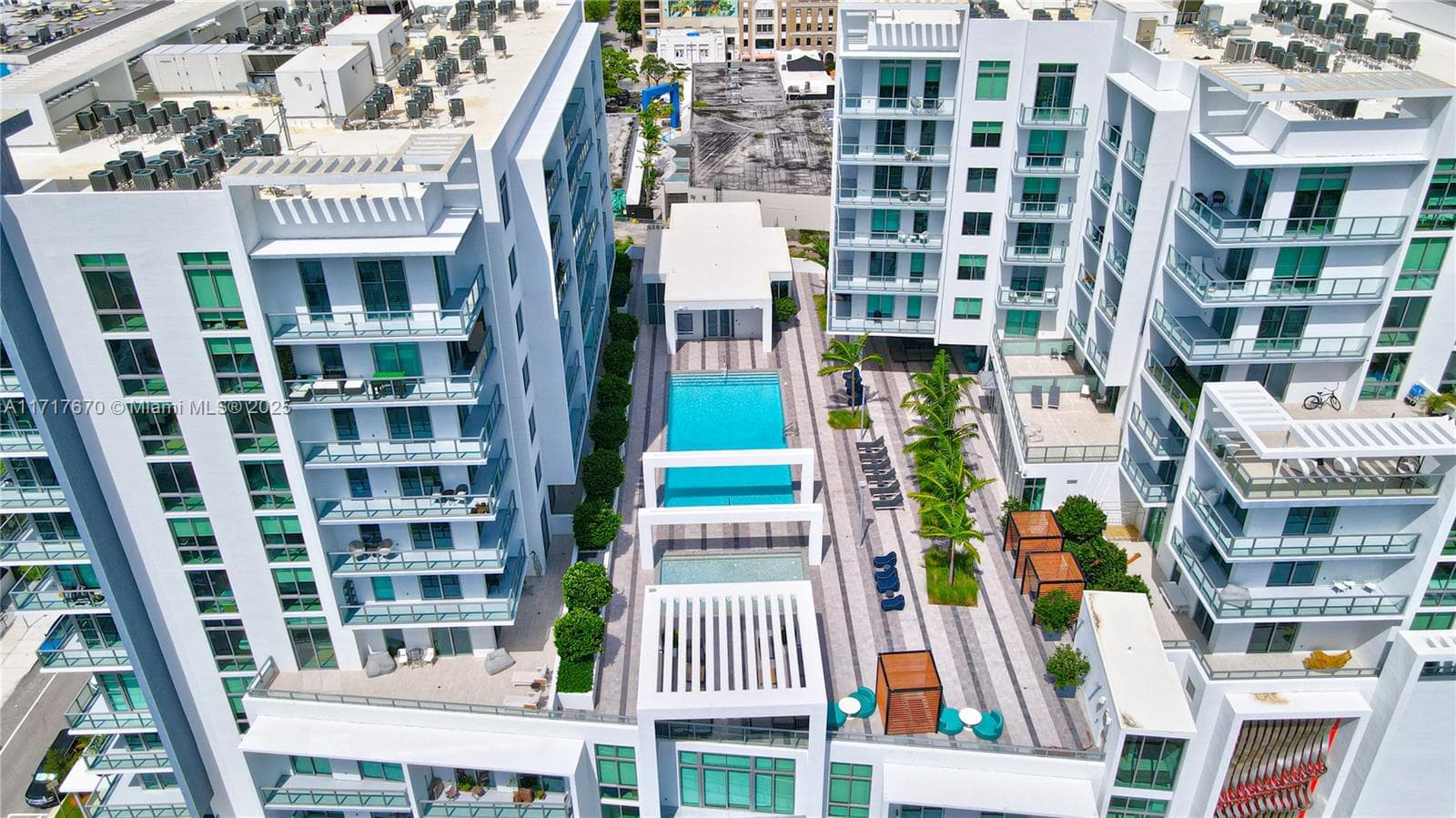 3900 Biscayne Blvd # 717, Miami FL 33137 — 25