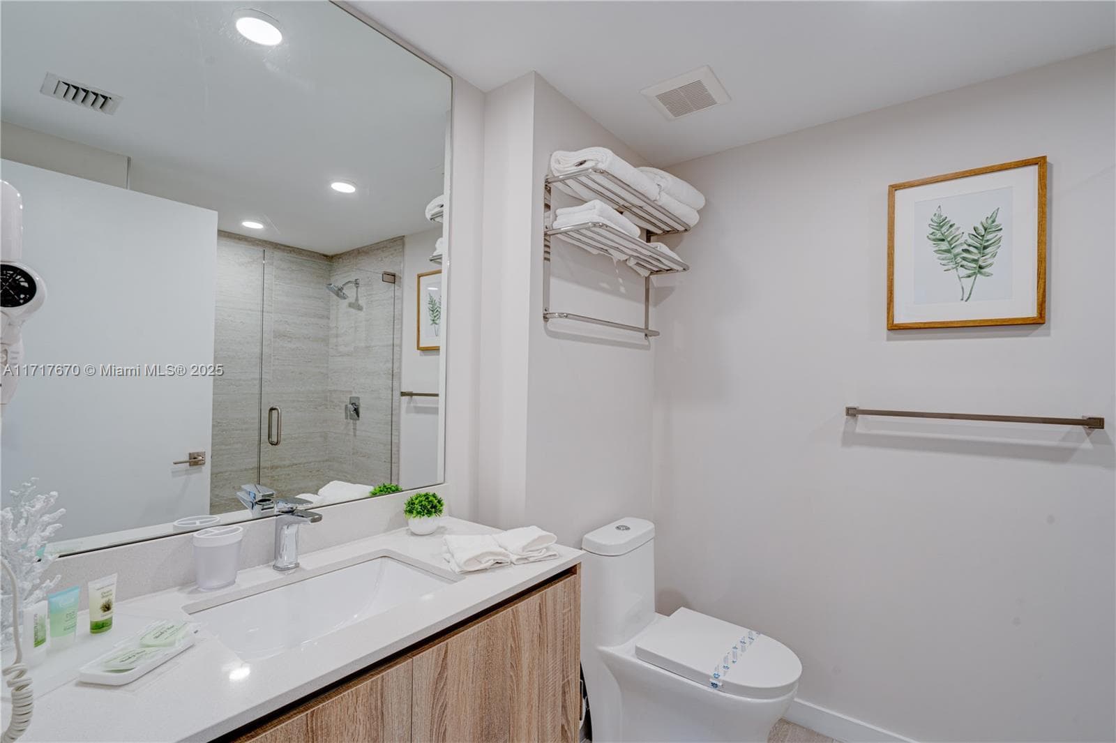 3900 Biscayne Blvd # 717, Miami FL 33137 — 21