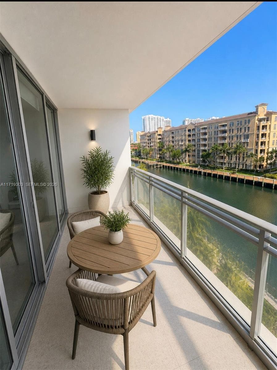 2950 NE 188th St # 406, Aventura FL 33180 — 21