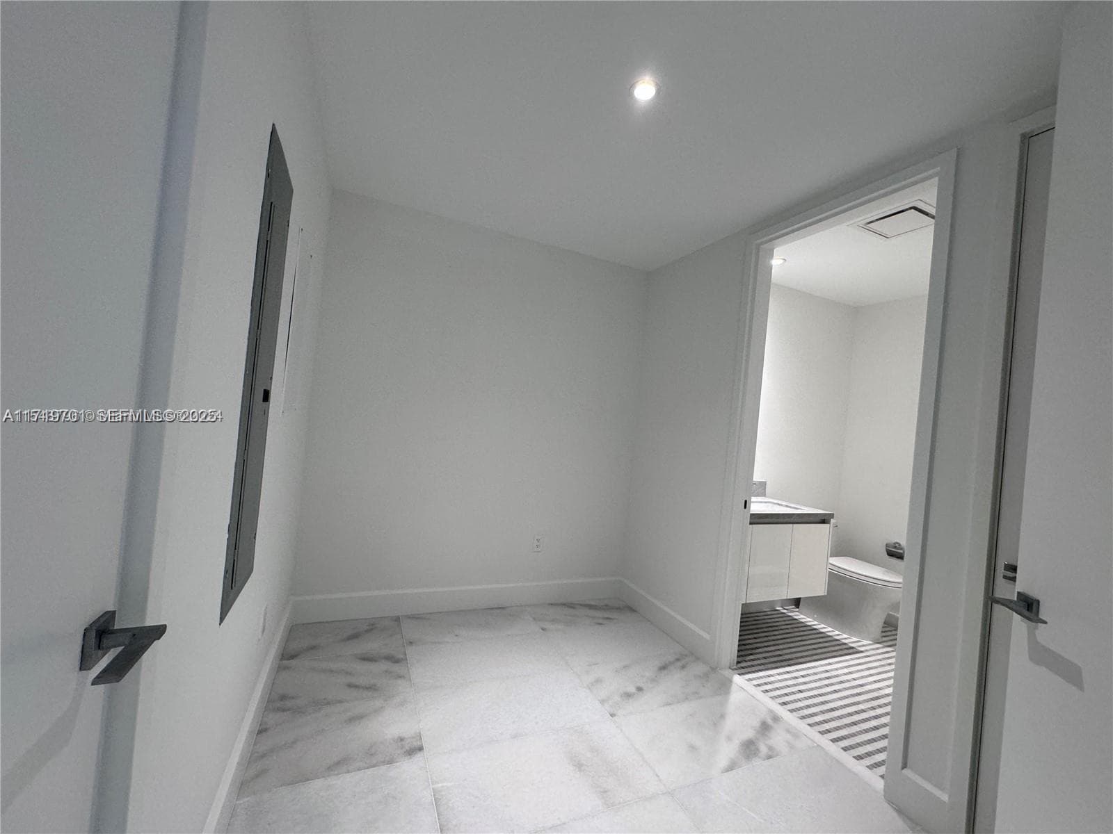 700 NE 26th Ter # 2001, Miami FL 33137 — 29