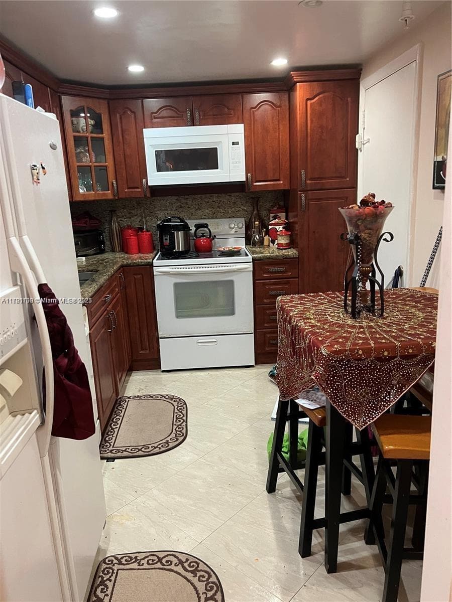 400 Kings Point Dr # 106, Sunny Isles Beach FL 33160 — 22